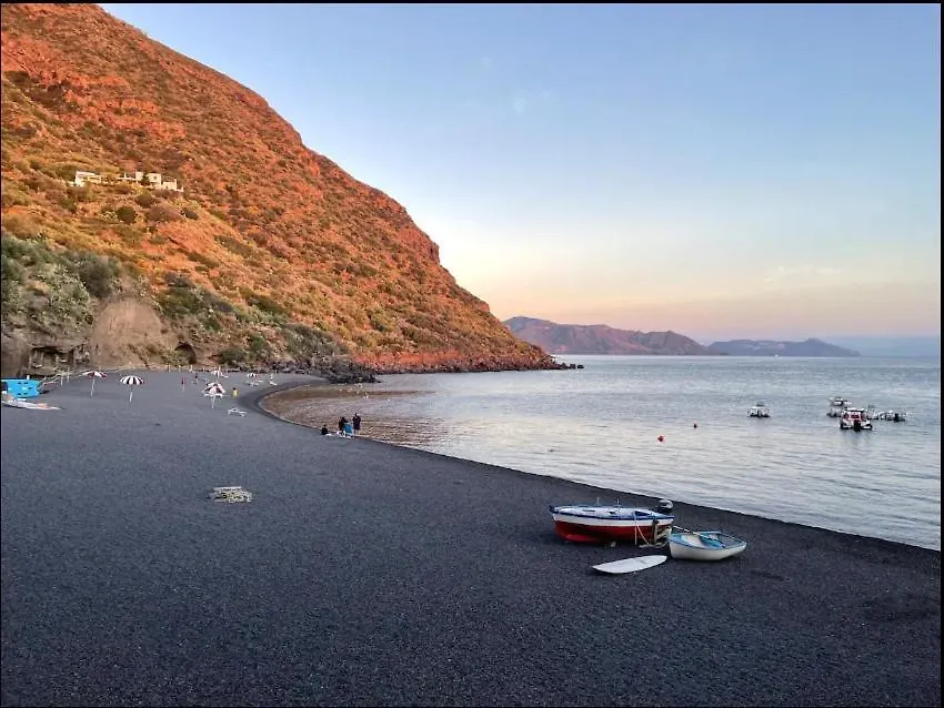 Il Nido Di Rinella, Casa Sulla Spiaggia Leni 0*,  Italien